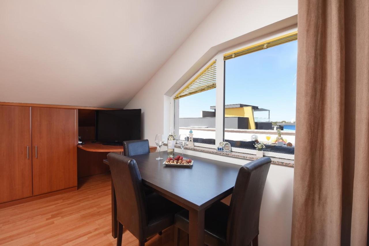 Sunset Beach Suites Kožino エクステリア 写真
